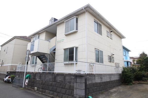 横須賀市船越町８丁目のアパート