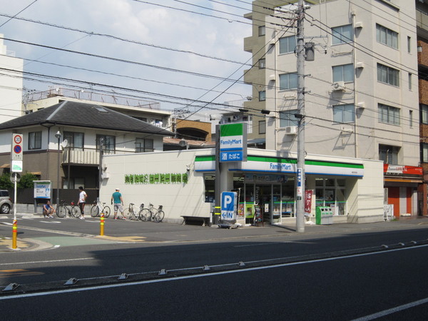 エルニシア横浜蒔田(ファミリーマート横浜宮元町店)