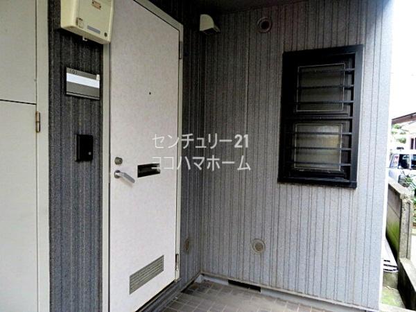 エクセル岩本(玄関)