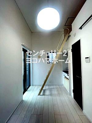 ＩＲＩＥ　ＦＬＯＯＲＳ