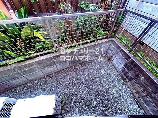 ＩＲＩＥ　ＦＬＯＯＲＳ