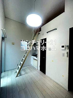 ＩＲＩＥ　ＦＬＯＯＲＳ
