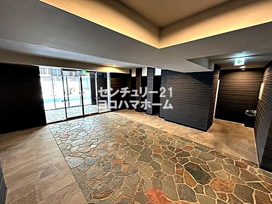 AZEST関内