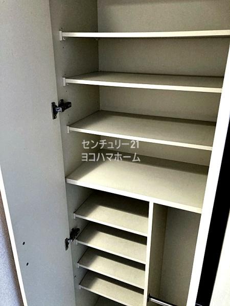 エステムプラザ横濱みなとみらいWEST(収納)