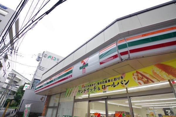 フェリーチェ上反町(セブンイレブン)