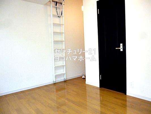 フェリーチェ上反町