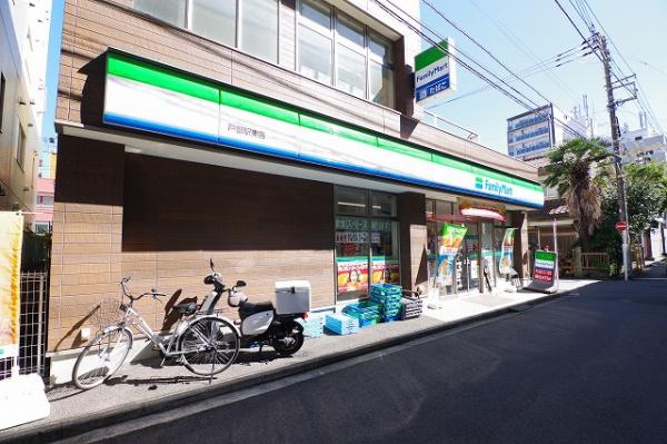 グリフォーネ横浜・中央(ファミリーマート)