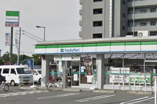 大阪市鶴見区浜４丁目のマンション(ファミリーマート鶴見緑地東店)