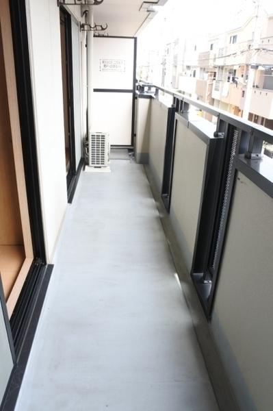 ア・レーズ(バルコニー)