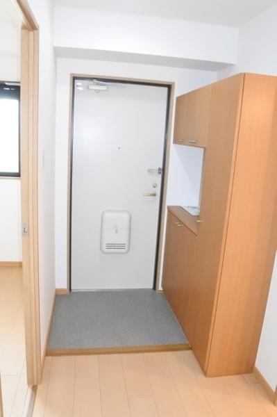 ア・レーズ(玄関)