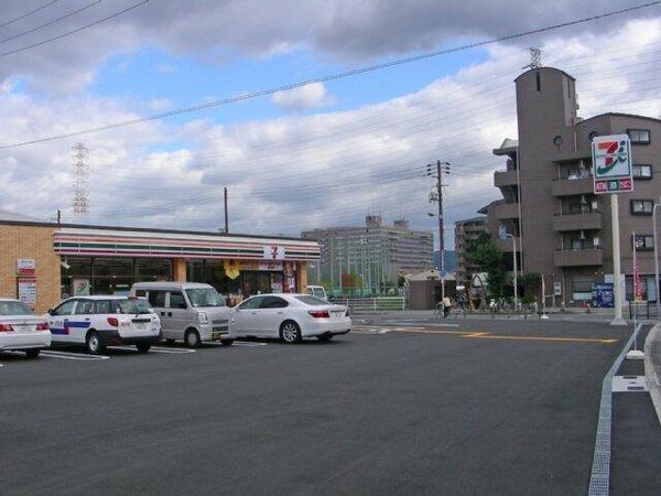 大阪市鶴見区茨田大宮３丁目のアパート(セブンイレブン大阪茨田大宮2丁目店)