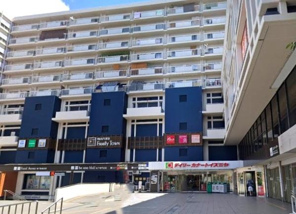 大阪市鶴見区鶴見３丁目のテラスハウス(デイリーカナートイズミヤ今福店)
