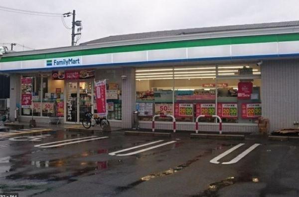 大阪市鶴見区諸口１丁目のマンション(ファミリーマート鶴見諸口1丁目店)