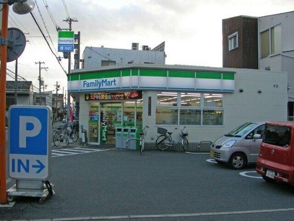 大阪市鶴見区茨田大宮４丁目のアパート(ファミリーマート茨田大宮店)
