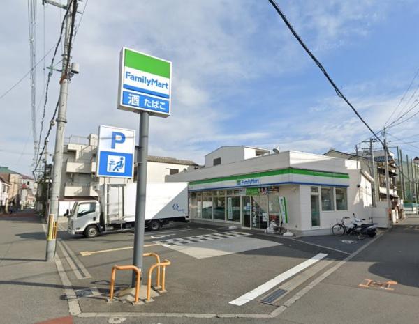 大阪市鶴見区横堤2丁目のマンション(ファミリーマート鶴見二丁目店)
