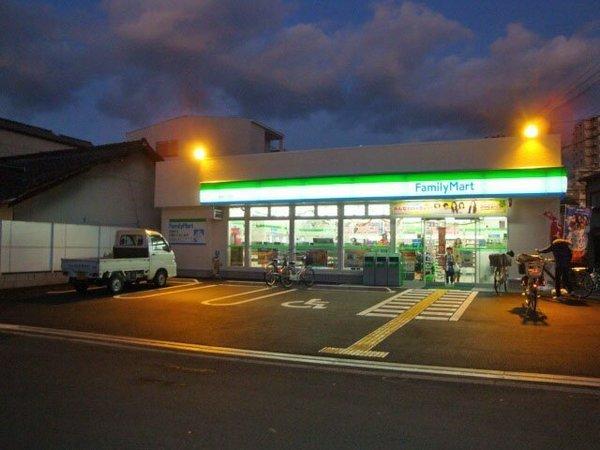 大阪市鶴見区横堤１丁目のマンション(ファミリーマート鶴見二丁目店)