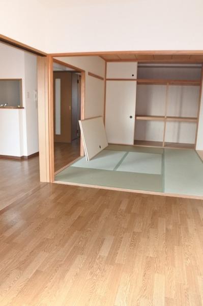 小学校近くのファミリータイプ３ＬＤＫ角部屋です♪