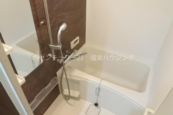 大阪市鶴見区鶴見３丁目のハイツ