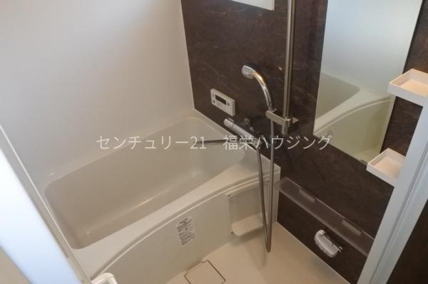 大阪市鶴見区鶴見３丁目のハイツ