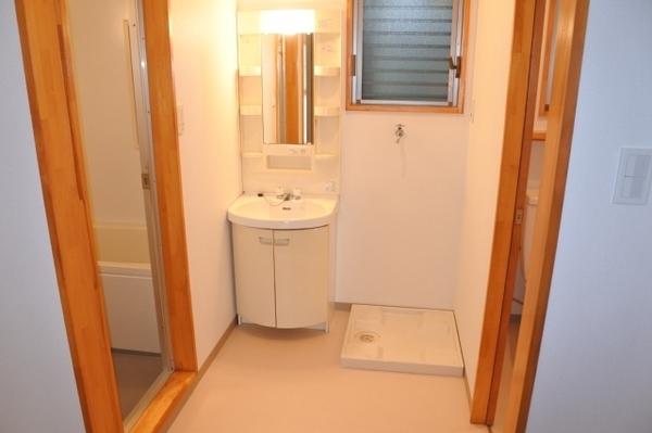 大阪市鶴見区今津北4丁目のタウンハウス(洗面台・洗面所)