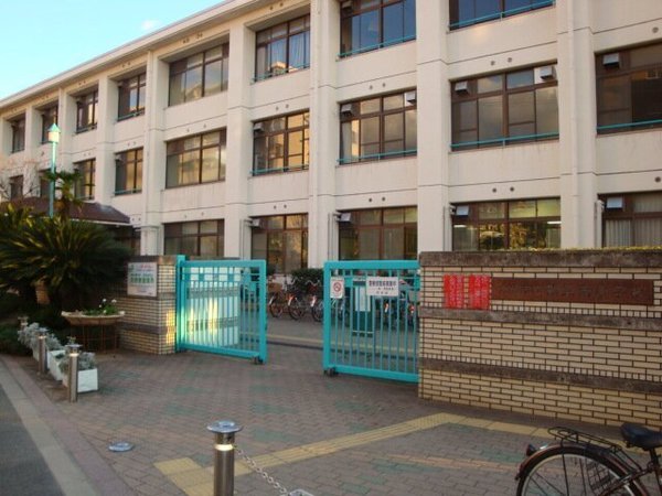 大阪市鶴見区鶴見１丁目のマンション(大阪市立鶴見南小学校)
