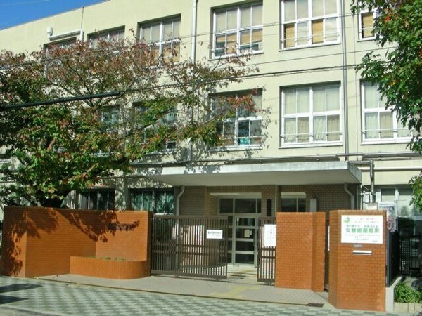 大阪市鶴見区諸口１丁目のアパート(大阪市立茨田南小学校)