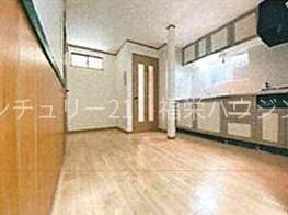 ガレージ付・ペット可の戸建て貸家です♪