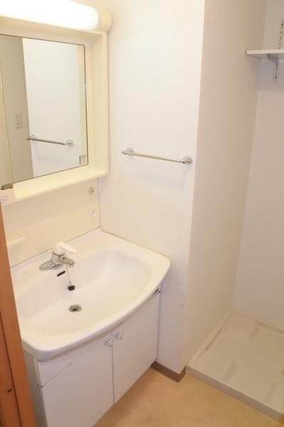 大阪市鶴見区諸口6丁目のマンション(洗面台・洗面所)