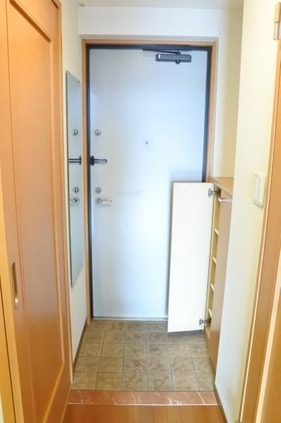 大阪市鶴見区諸口6丁目のマンション(玄関)