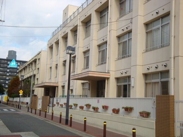 大阪市城東区関目３丁目のマンション(大阪市立関目小学校)
