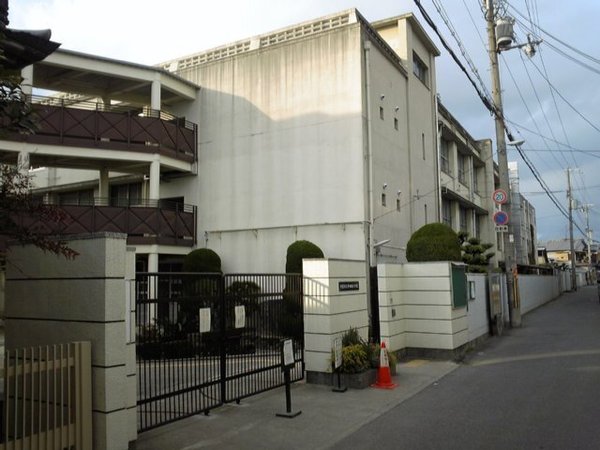 大阪市鶴見区安田３丁目のアパート(大阪市立茨田北小学校)