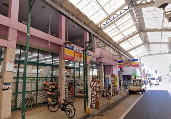 大阪市鶴見区今津中４丁目のアパート(シルク徳庵店（100円ショップ）)