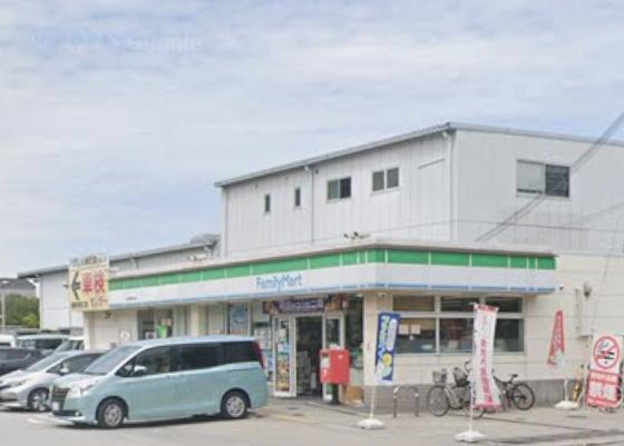 東大阪市稲田上町２丁目のマンション(ファミリーマート小浦中環東大阪三瀬)