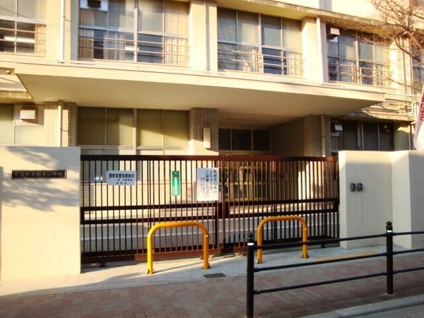 大阪市鶴見区放出東１丁目のマンション(大阪市立榎本小学校)