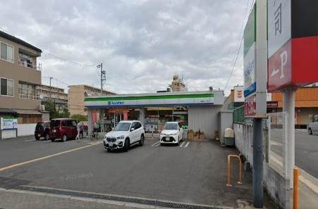 大阪市鶴見区諸口１丁目のアパート(ファミリーマート鶴見諸口一丁目店)