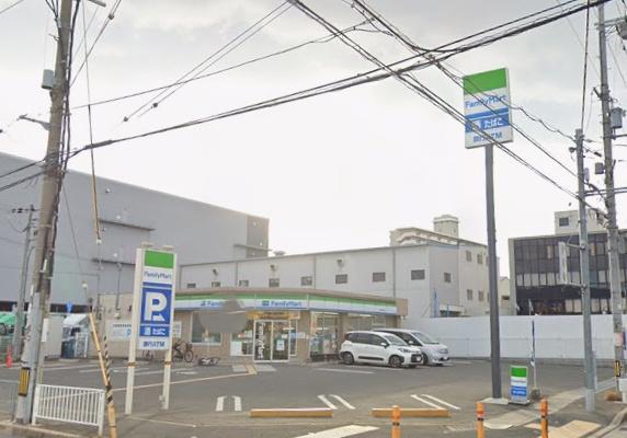 大東市新田西町のテラスハウス(ファミリーマート大東新田西町店)