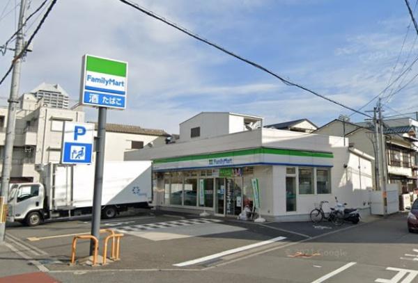 大阪市鶴見区鶴見２丁目のアパート(ファミリーマート鶴見二丁目店)