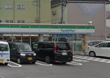 門真市三ツ島５丁目のマンション(ファミリーマート門真三ツ島店)