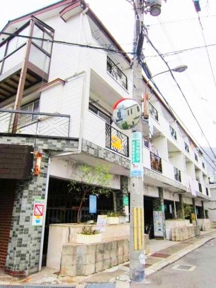 魚住住宅