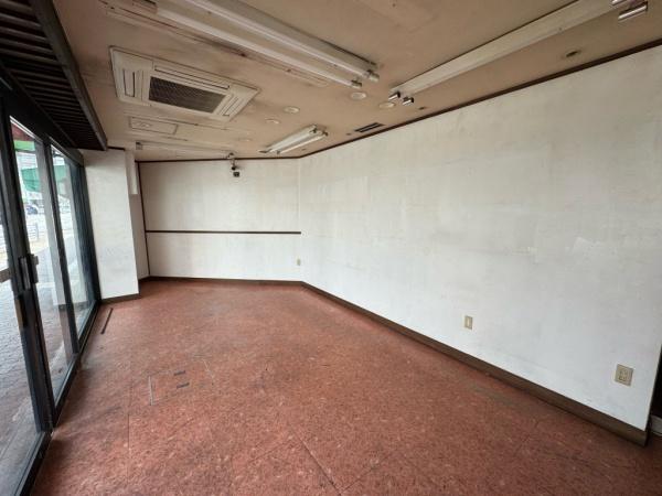 東山町3丁目貸店舗
