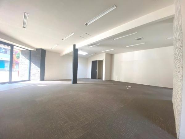 東山町2丁目貸店舗