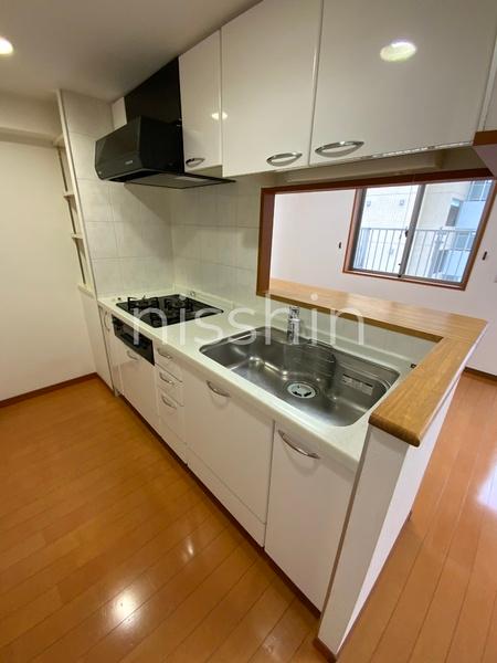 新宿区市谷薬王寺町のマンション