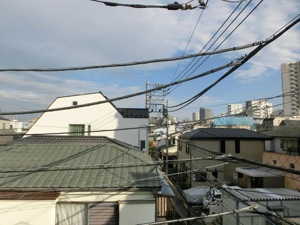 新宿区中里町の貸家