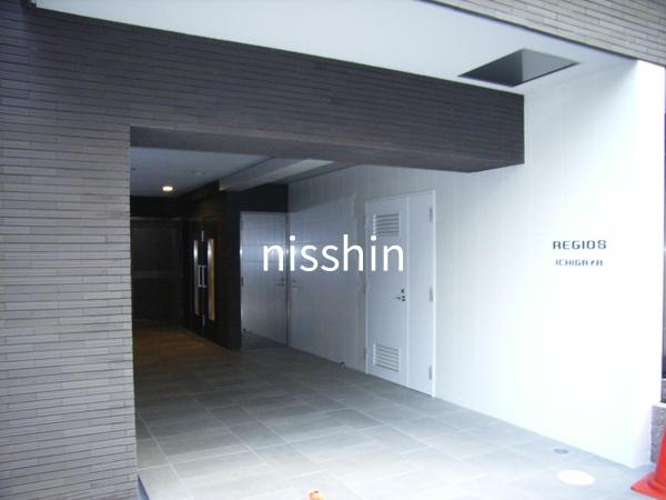 新宿区市谷柳町のマンション