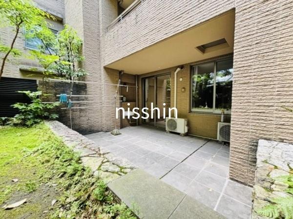 新宿区市谷加賀町２丁目のマンション
