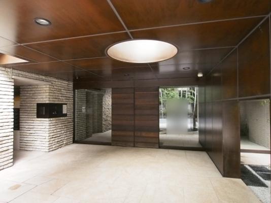新宿区市谷加賀町２丁目のマンション