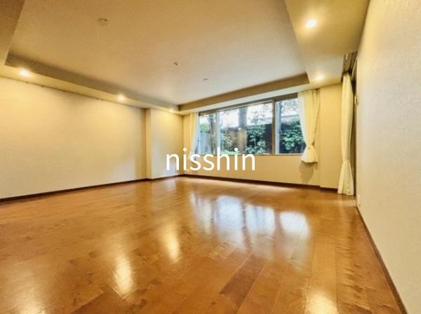 新宿区市谷加賀町２丁目のマンション