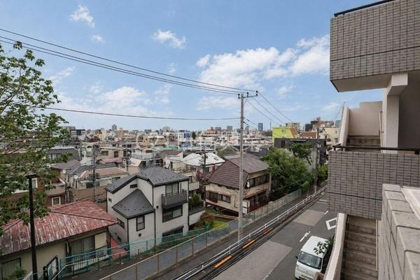 新宿区戸山１丁目のマンション