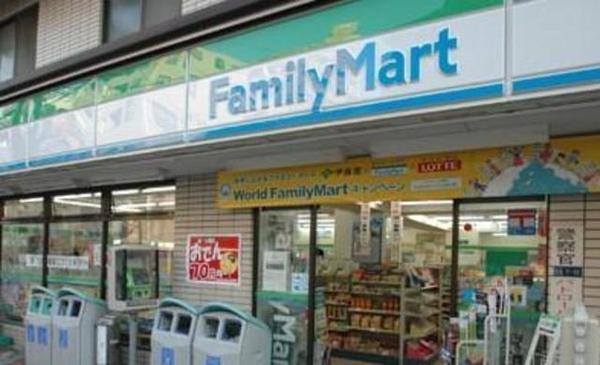 エステムプラザ市谷外濠公園(ファミリーマート五番町店)