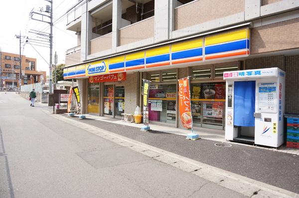 ラ・シャンス生田(ミニストップ生田駅南口店)